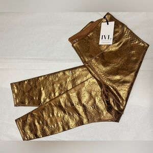 NWT; IVL Collective Snake Print Active Leggings in Chipmunk💫